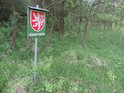Úřední cedule na západním cípu chráněného území Hrubá louka.