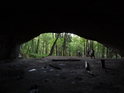 Pohled z vstupu Jeskyně Pekárna ven.