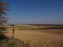 Pohled do polí na severovýchod od Kameníků.