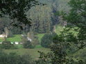 Výhled z Krnovce přes přehradu na junácký tábor.