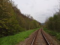 Železniční trať tvoří jižní hranici chráněného území.