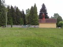 Hřbitov v České Čermné leží v sousedství chráněného území.