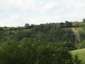 Pohled z Medlovického lomu na sever na Paseky.