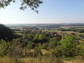 Výhled na obec Střemošice, jižní část.