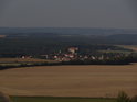 Zbytky hradu Košumberk, viděno z dálky.