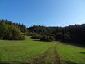 Luční cesta přes chráněné území Švařec.