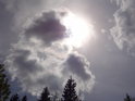 Hra Slunce s mrakem na Orlickými horami.
